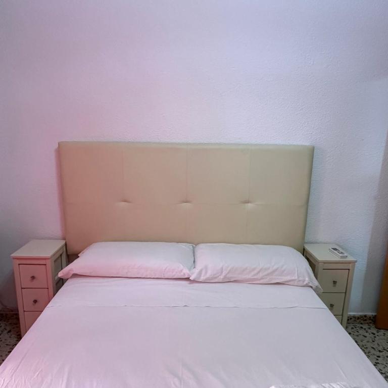 Espléndido Apartamento con Wifi - Three-Bedroom Apartment - 22