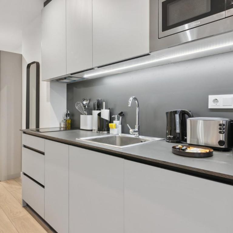 Limehome Valencia Carrer del Pare Palau i Quer - Studio with sofa bed - 8