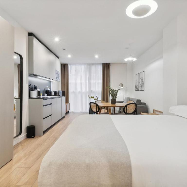 Limehome Valencia Carrer del Pare Palau i Quer - Studio with sofa bed - 13