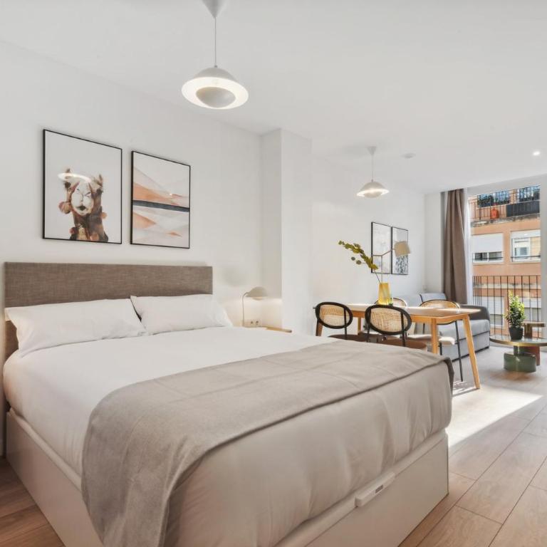 Limehome Valencia Carrer del Pare Palau i Quer - Studio with sofa bed and balcony - 3
