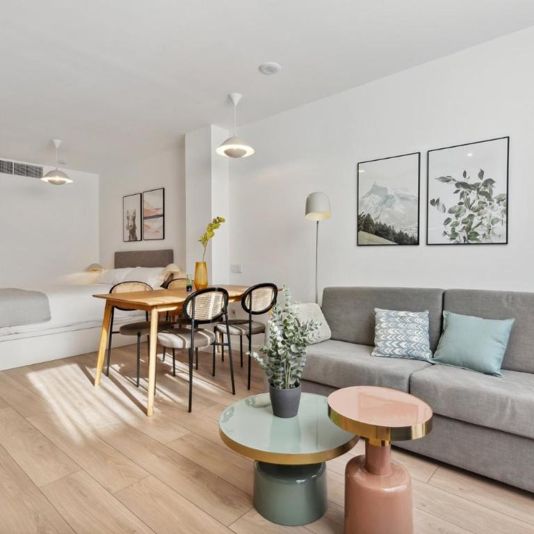 Limehome Valencia Carrer del Pare Palau i Quer - Studio with sofa bed and balcony - 5
