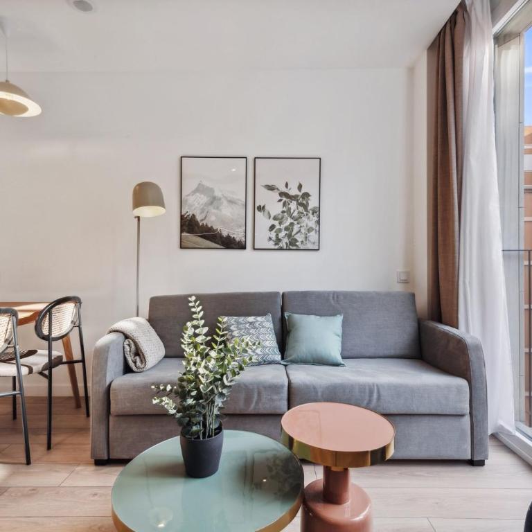 Limehome Valencia Carrer del Pare Palau i Quer - Studio with sofa bed and balcony - 4