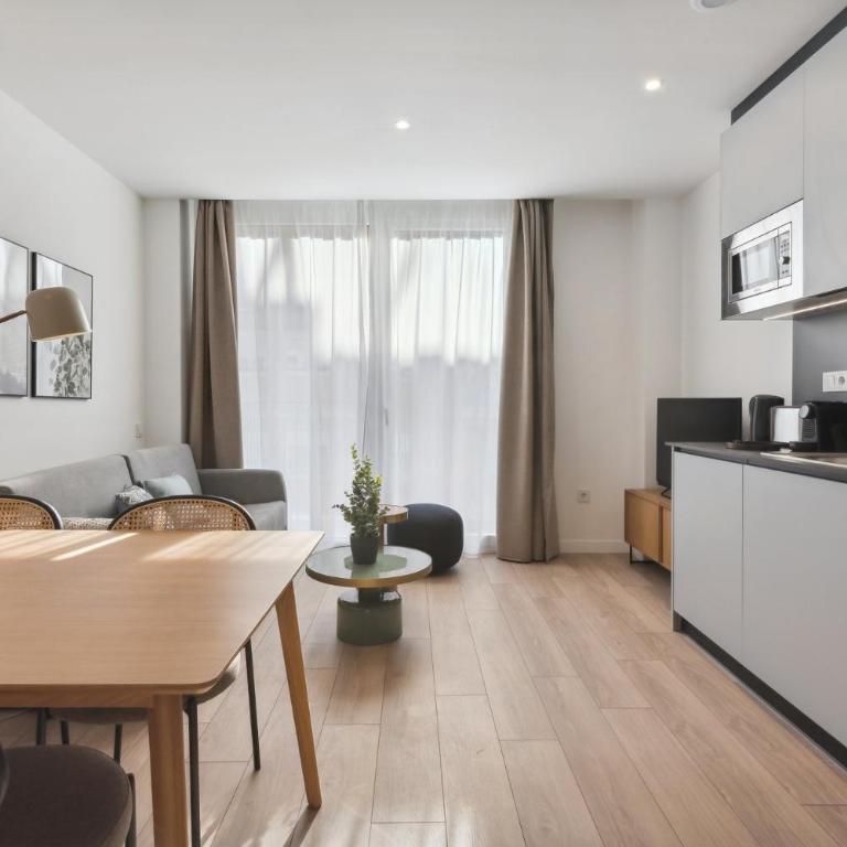 Limehome Valencia Carrer del Pare Palau i Quer - Studio with sofa bed and balcony - 14