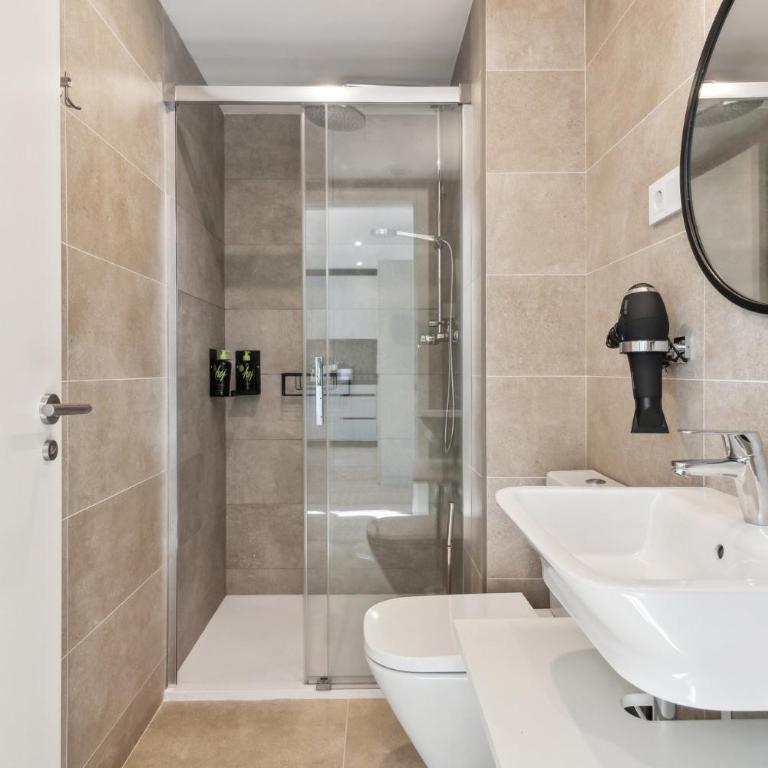 Limehome Valencia Carrer del Pare Palau i Quer - Studio with sofa bed and terrace - 5