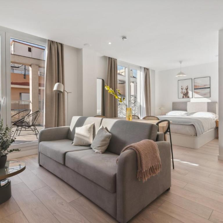 Limehome Valencia Carrer del Pare Palau i Quer - Studio with sofa bed and terrace - 2