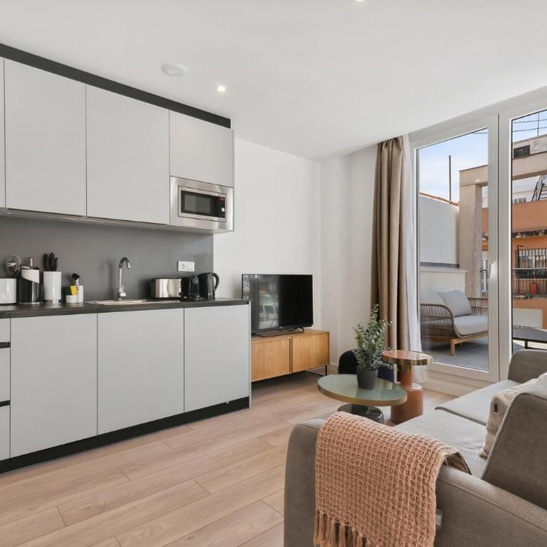Limehome Valencia Carrer del Pare Palau i Quer - Studio with sofa bed and terrace - 6