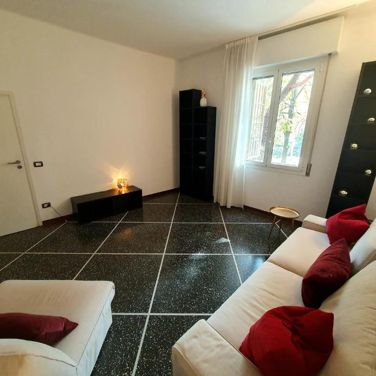 Spacious three-room apartment in Saragozza - One-Bedroom Apartment - 3