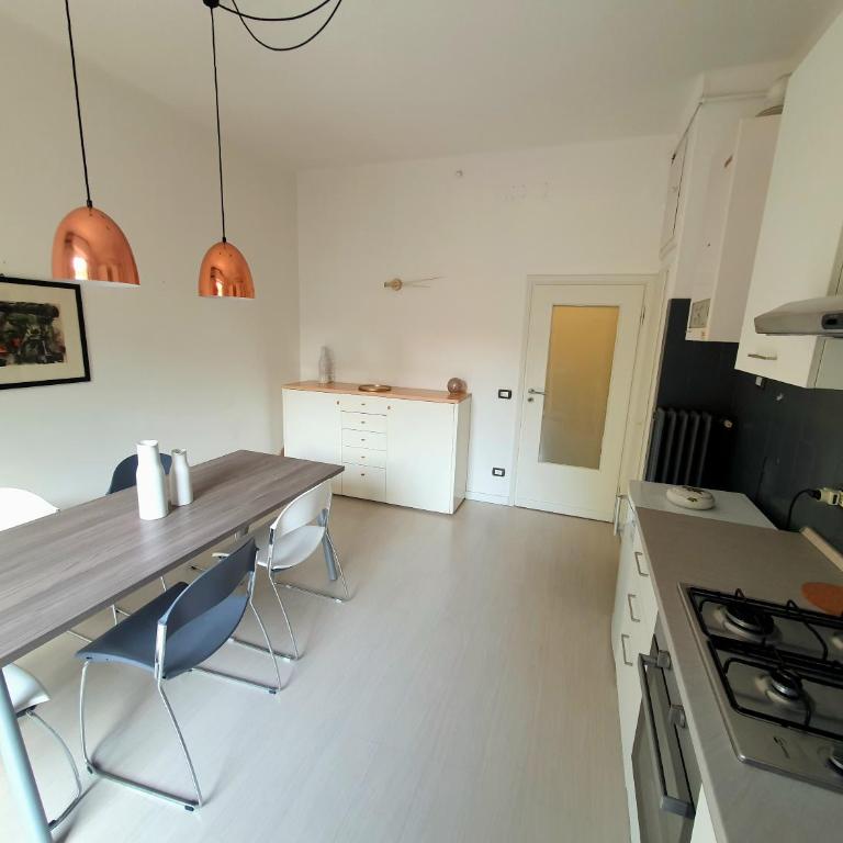 Spacious three-room apartment in Saragozza - One-Bedroom Apartment - 8