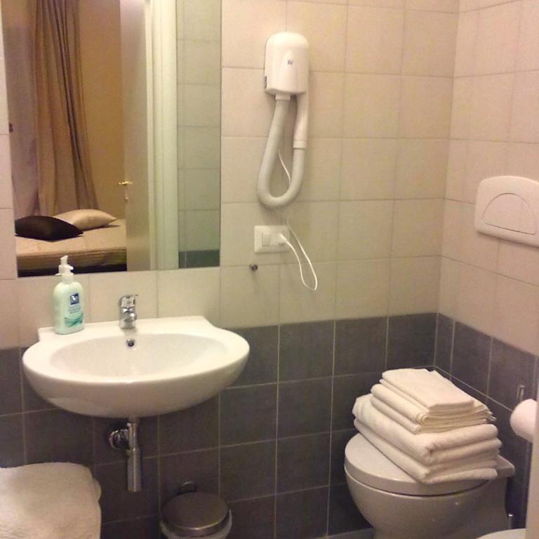 Bella Cagliari B&B - Deluxe Double Room - 5