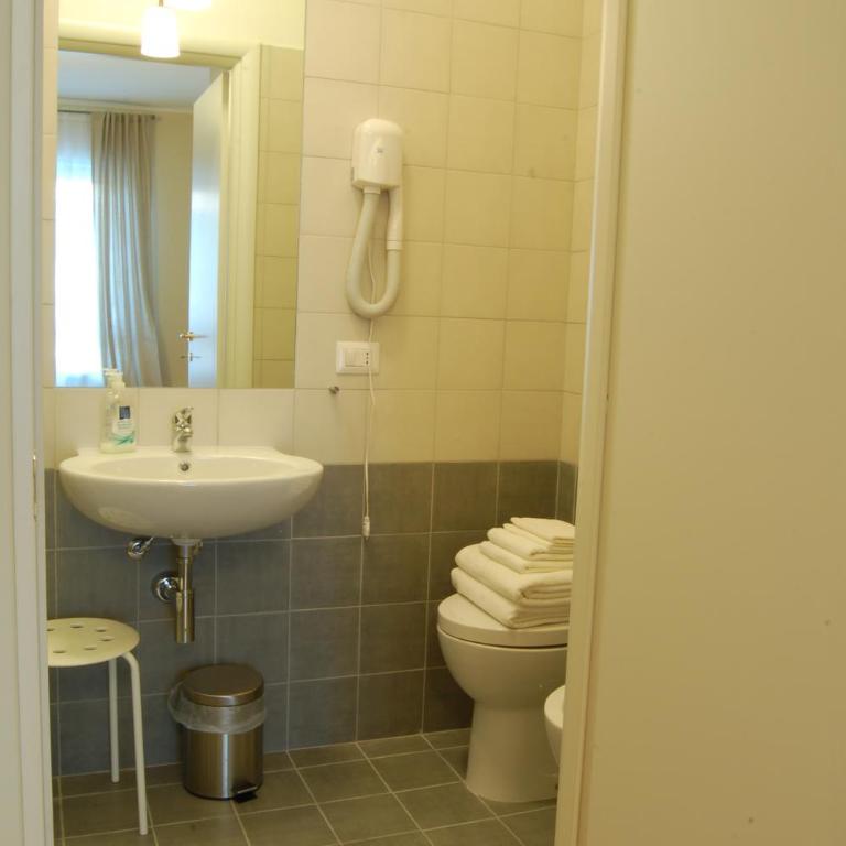 Bella Cagliari B&B - Deluxe Double Room - 4