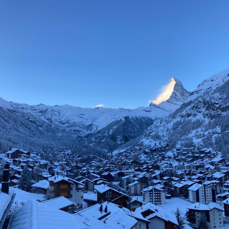 Modern self-catering apartment with Matterhorn views - Apartamento de 2 dormitorios - 24