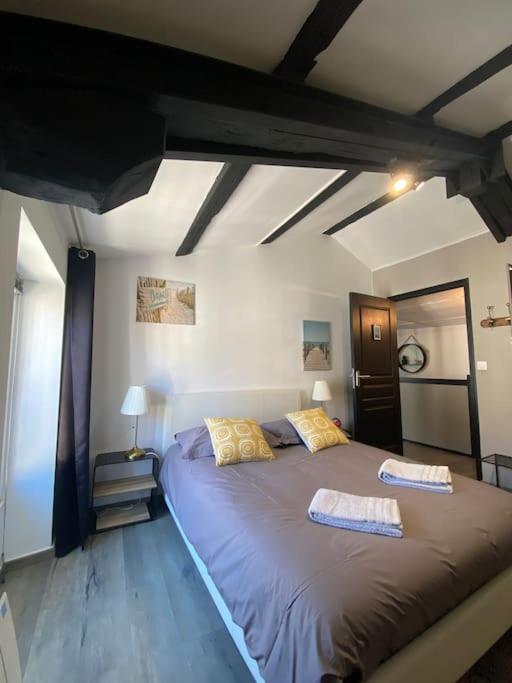 Bel appartement - 2 chambres - Proche du vieux marché - Appartamento con 2 Camere da Letto - 13