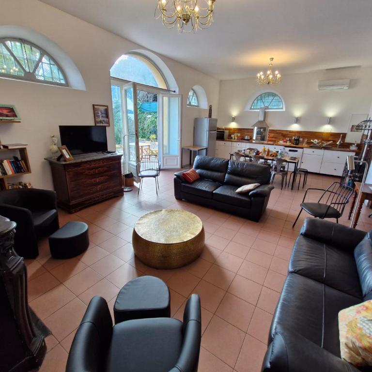 VILLA BELVEDERE D'AJACCIO, VILLA ENTIERE VUE MER POUR 2 à 10 VOYAGEURS - Villa - 10