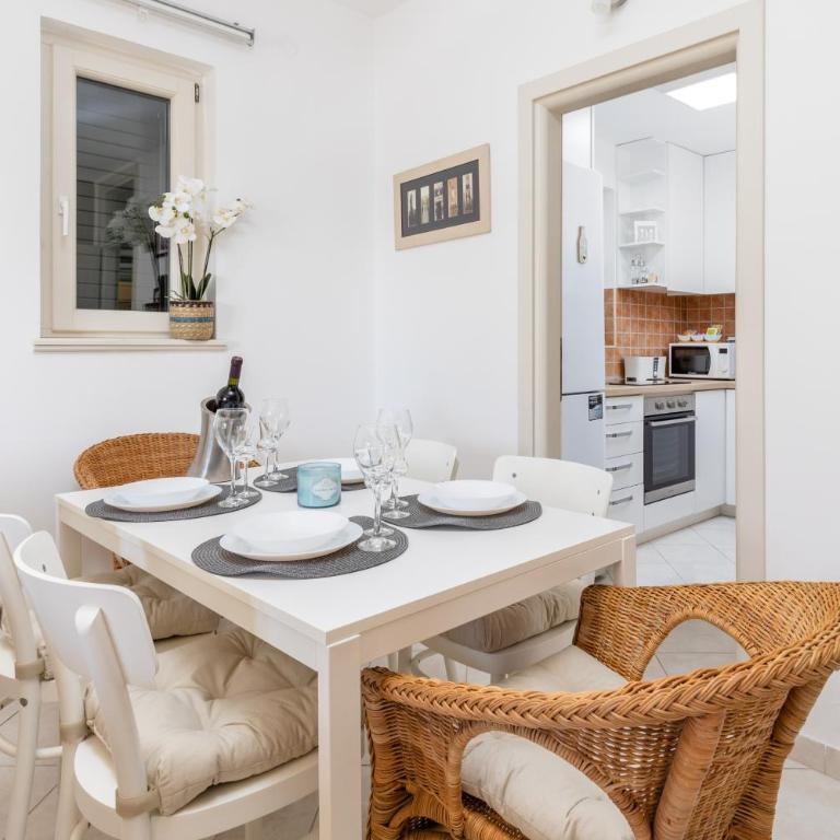Lula la land (4 adults or family) - Two-Bedroom Apartment - 10