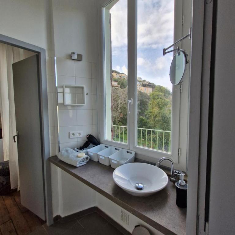 VILLA BELVEDERE D'AJACCIO, VILLA ENTIERE VUE MER POUR 2 à 10 VOYAGEURS - Villa - 25