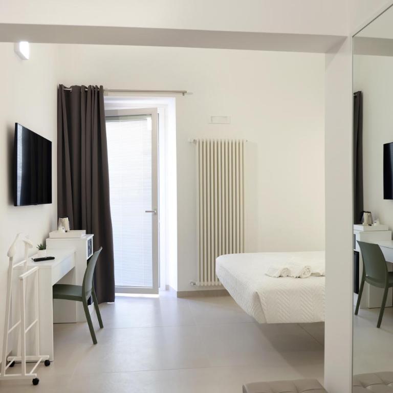 Ruffini Rooms - Large Double Room - 6