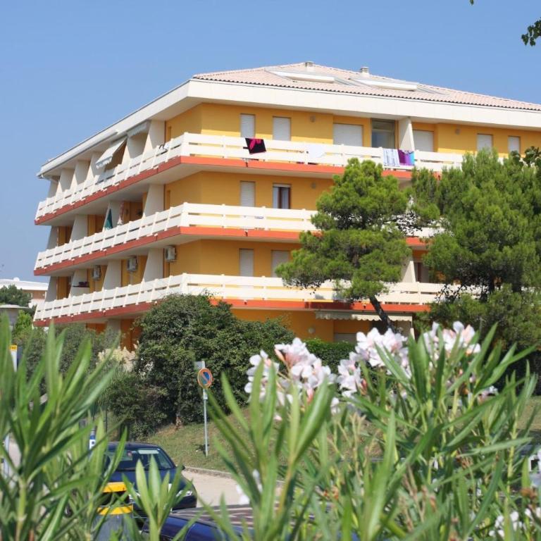 Nice flat with terrace-Beahost - Appartamento - 14