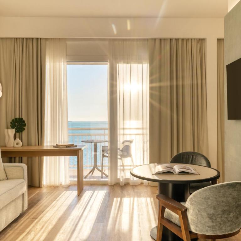 Hotel Delfino Taranto - Junior Suite con Vista Mare - 3