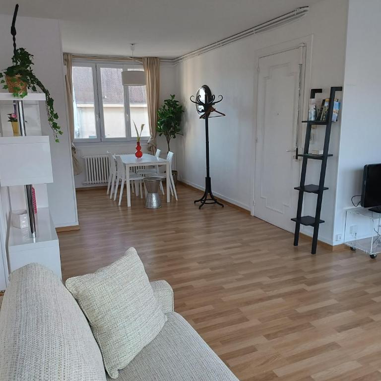 Appartement cathédrale - Two-Bedroom Apartment - 8