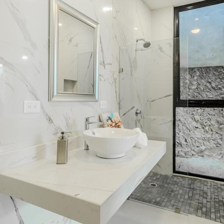 Meriblau Hotel Boutique - Deluxe Double Room with Two Double Beds - 6