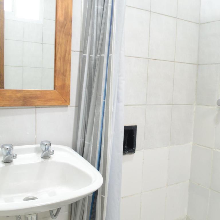 Yanquetruz - Habitación Familiar con baño privado - 5