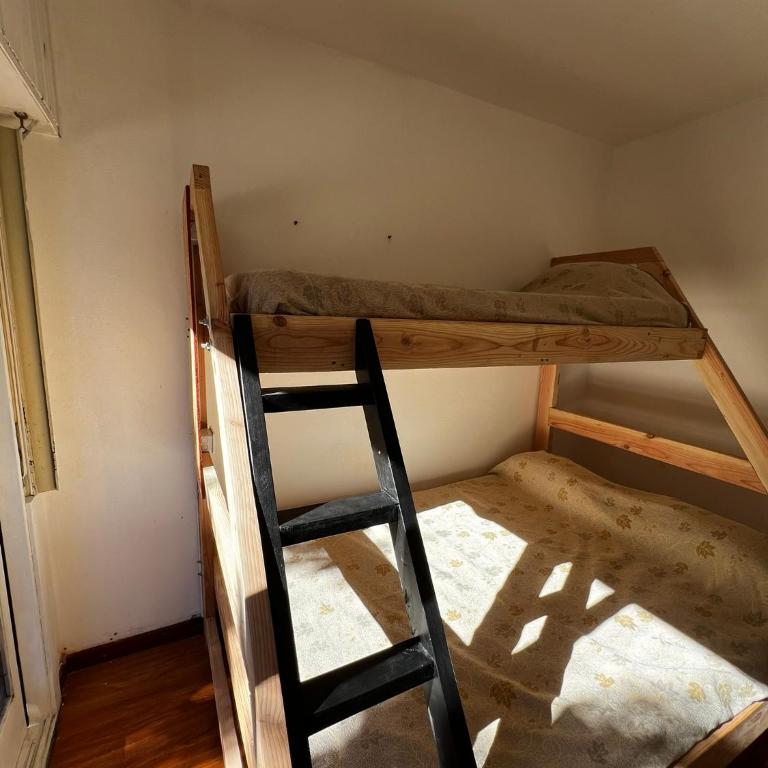 Travesia Sur Hostel - Habitación Triple Económica con baño compartido - 2