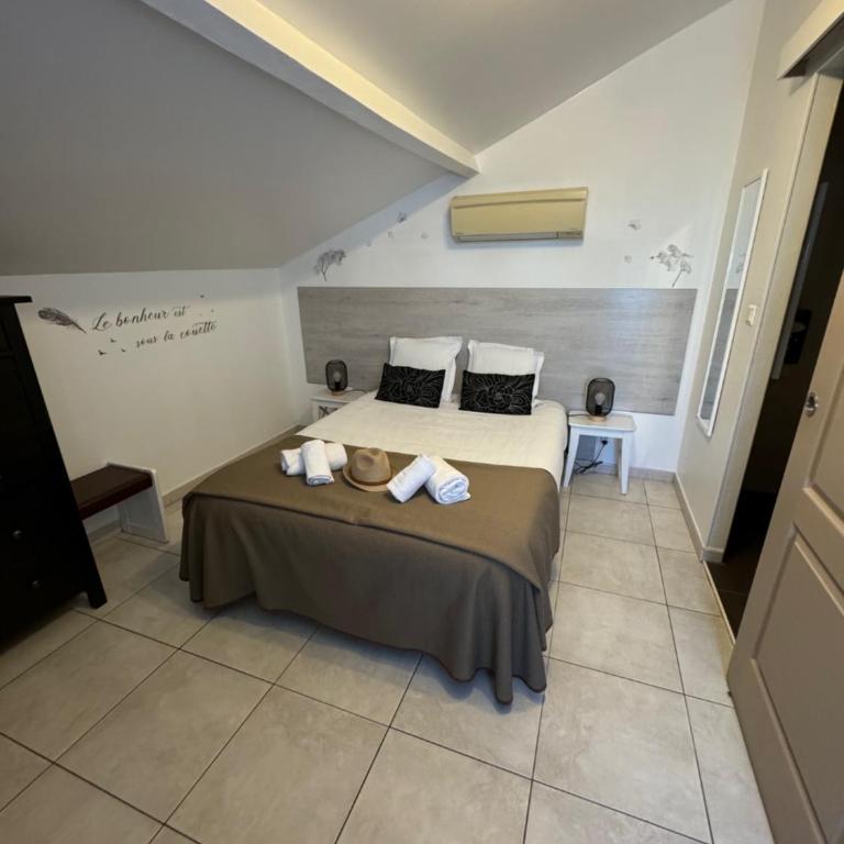 Hôtel Le Médiéval - Parking inclus & accueil vélo - Chambre Double - 8