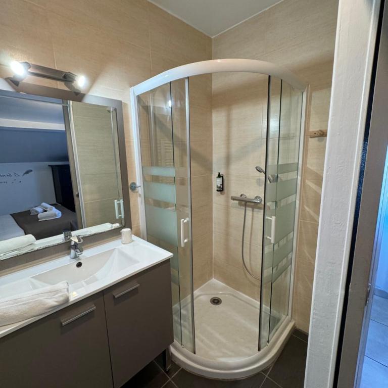 Hôtel Le Médiéval - Parking inclus & accueil vélo - Chambre Double - 10