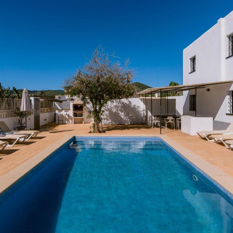 Villa Torres is a great villa only a 10 minute walk from the centre of Playa den Bossa - Villa de 6 dormitorios - 8