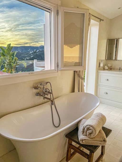 Luxury center Townhouse in Frigiliana with pool and parking HansOnHoliday Rentals - Casa de 2 dormitorios - 30