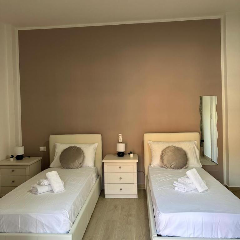 The Roman Guesthouse - Camera Doppia con Letti Singoli - 3