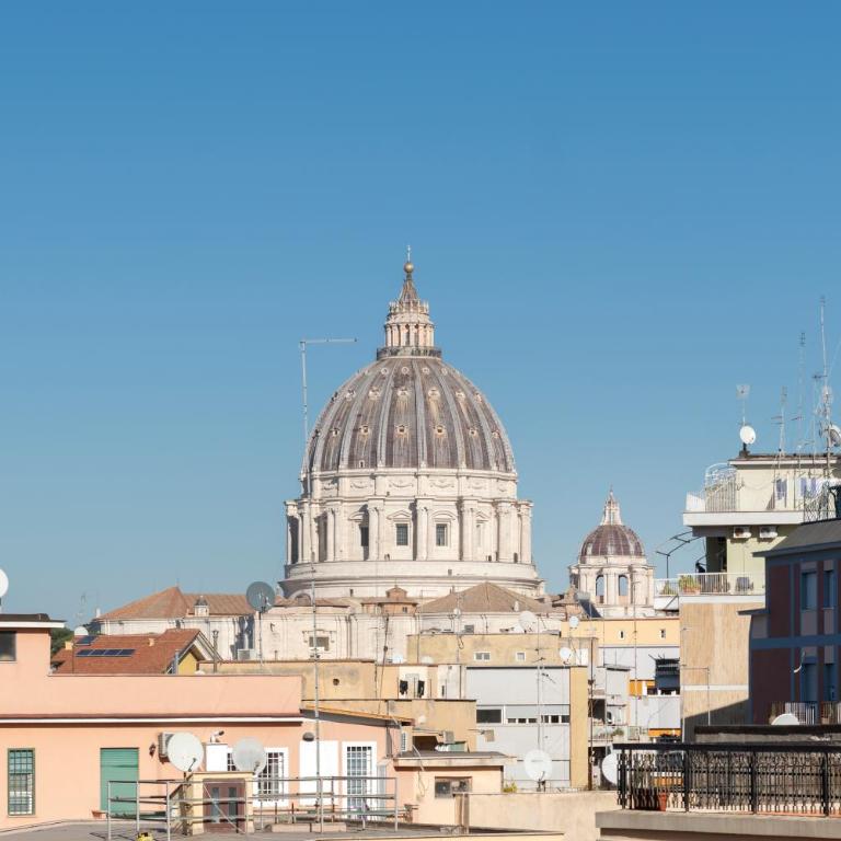 Vista Cupola San Pietro - Stazione Roma S Pietro - Appartamento con 2 Camere da Letto - 6