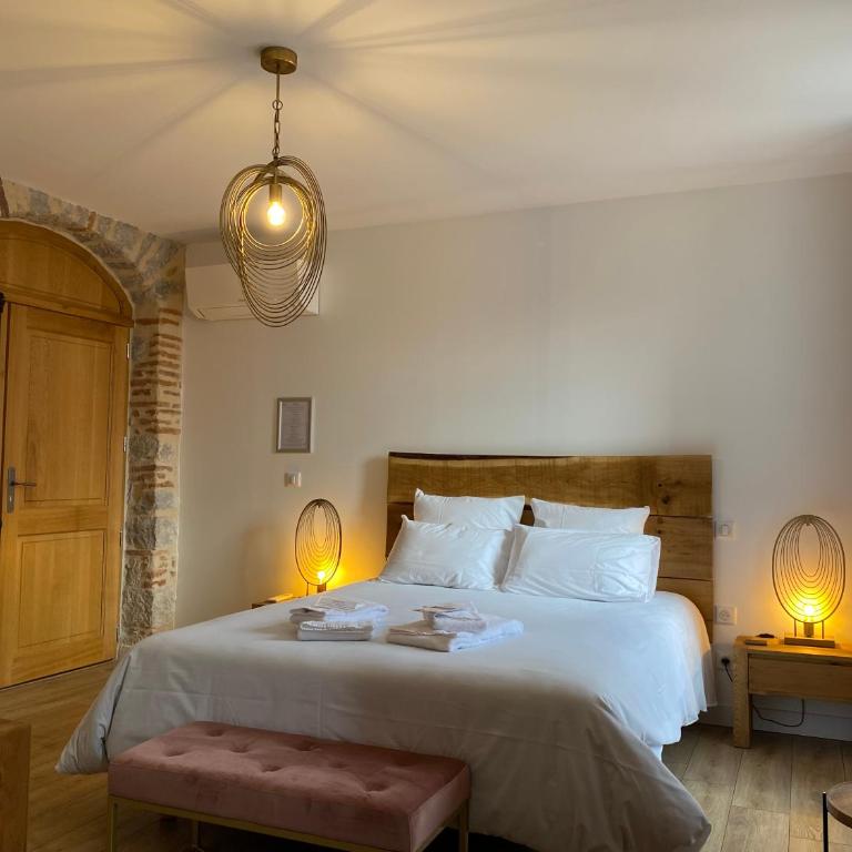 La Bellours Maison d Hôtes avec Piscine - Chambre Lit Queen-Size - 2