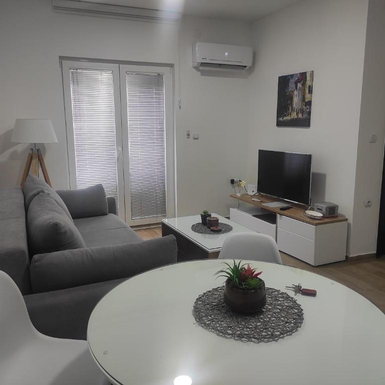 Cera luxe apartment - One-Bedroom Apartment - 1