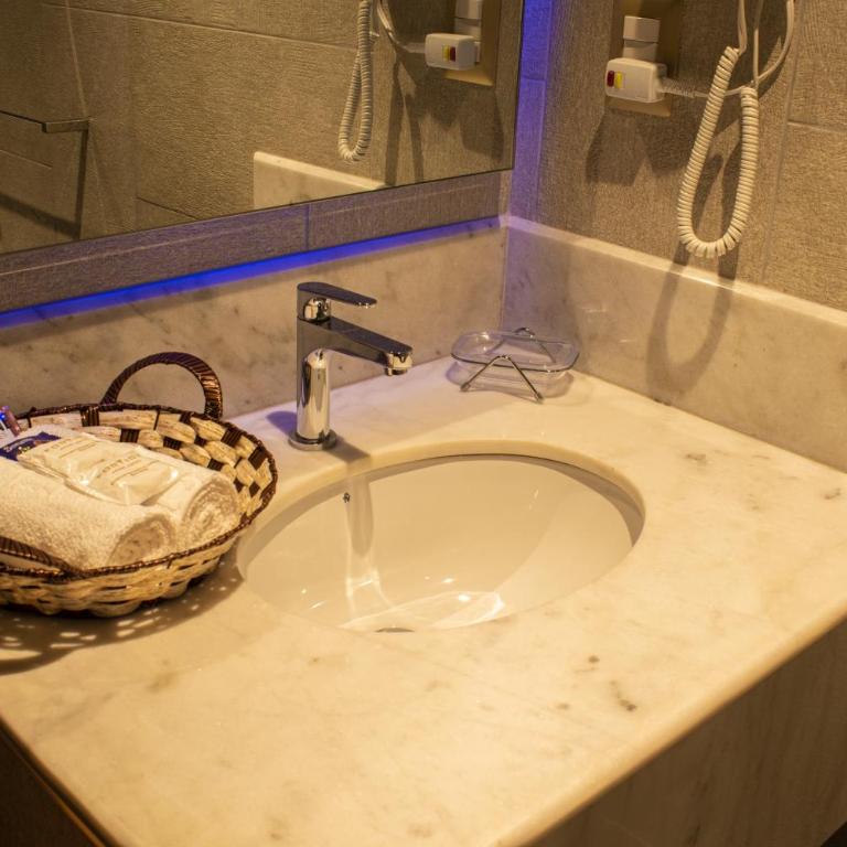 FORTICH APART HOTEL - Habitación Doble - 2 camas dobles - 3