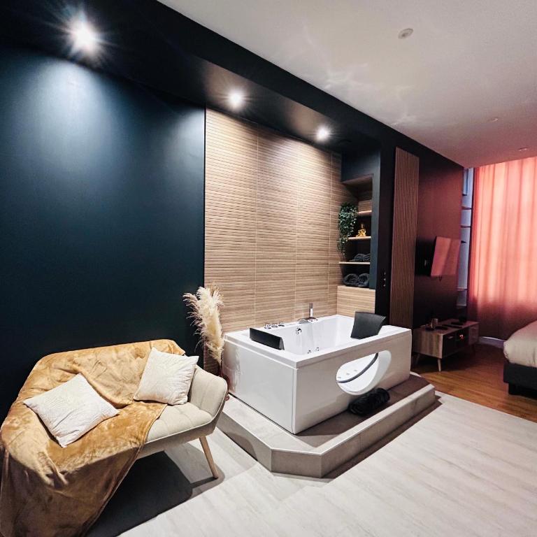 Suite Cosy Jacuzzi Troyes - Secrets d'Ana - Deluxe Apartment - 3