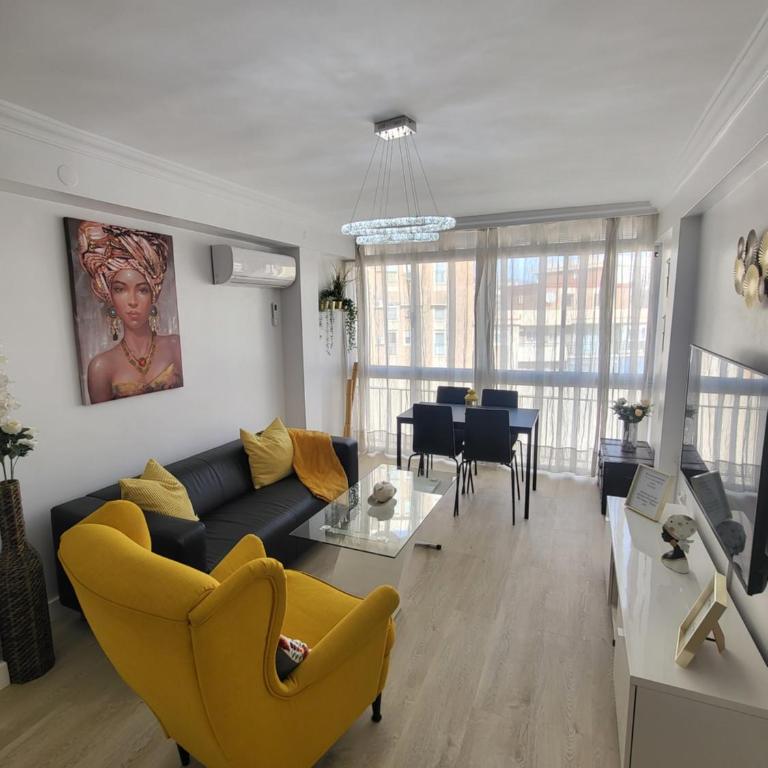 3BR Top Floor Apartment Vialia La Unión Metro - Apartment - 3