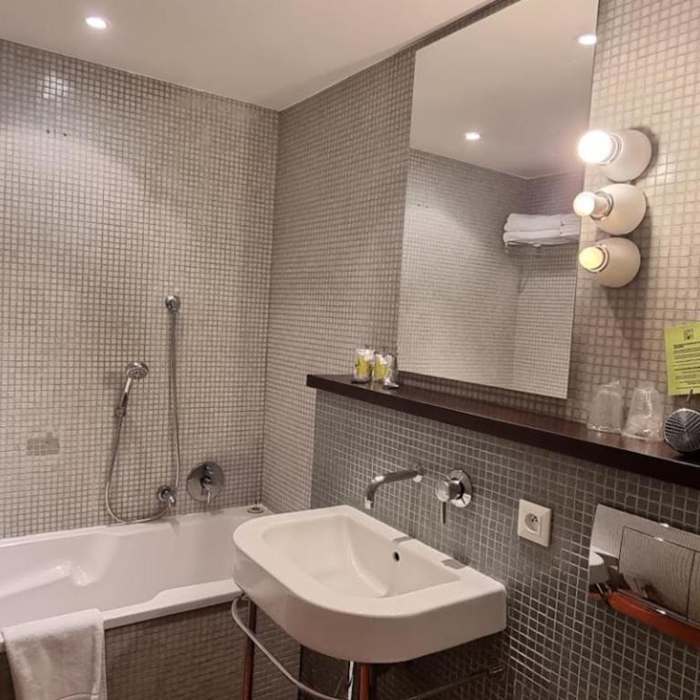 Hotel Burrhus - Chambre Supérieure - 2