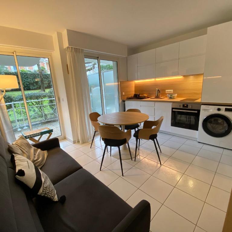 Appartement T2 en Front de Mer à Arcachon, Accès Direct Plage, Parking, Animaux Admis - FR-1-374-201 - Apartment - 12