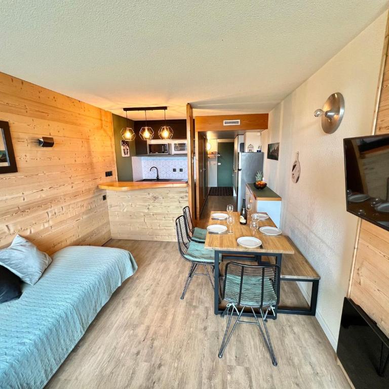 Studio rénové 5 pers, ski aux pieds, fibre et balcon - FR-1-346-555 - Studio - 1