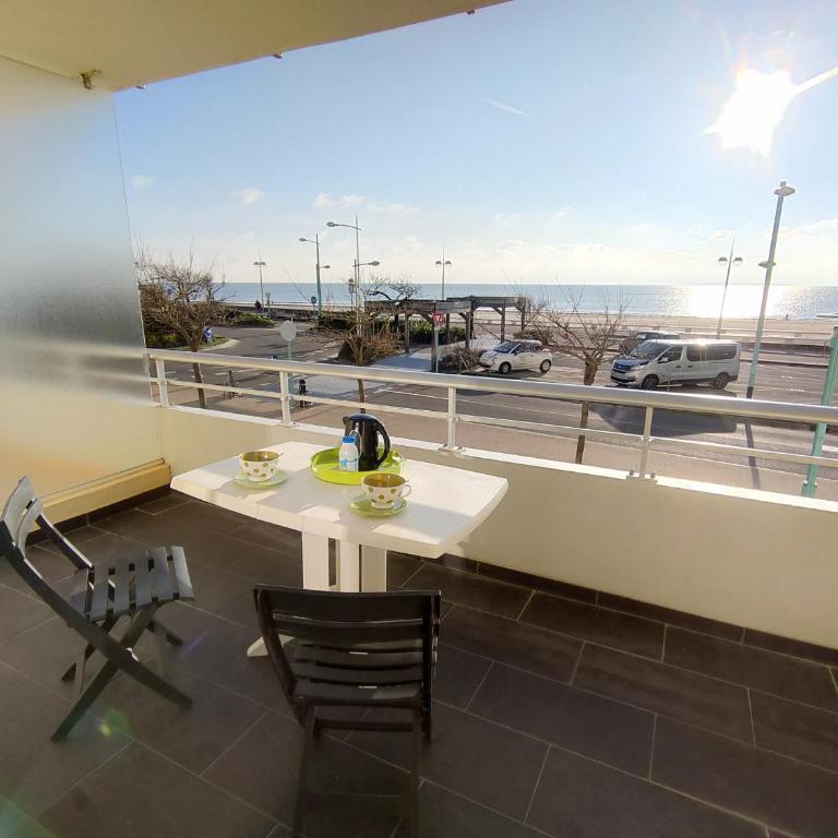 Bel Appart 2 Chambres, Terrasse, Proche Plage - FR-1-323-491 - Appartement - 2