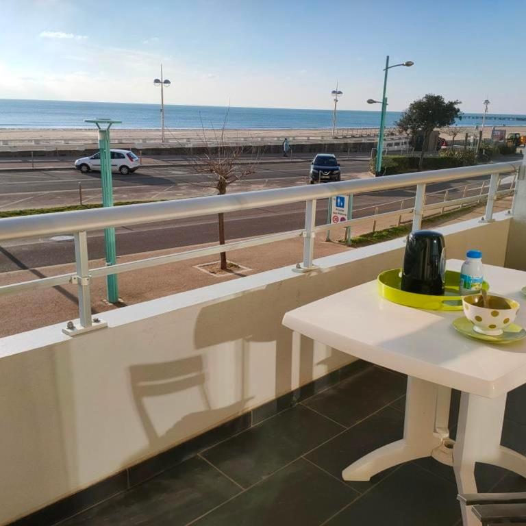 Bel Appart 2 Chambres, Terrasse, Proche Plage - FR-1-323-491 - Appartement - 4