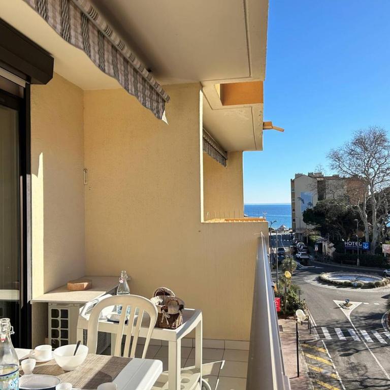 Appartement climatisé, 4 couchages, centre-ville du Lavandou, proche plage, parking inclus - FR-1-251-580 - Appartement - 1