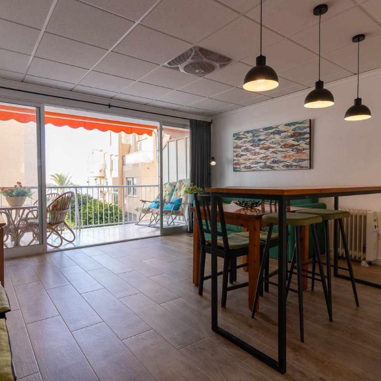 rentafive - Vistas al mar - Ascensor - Terraza - Apartamento con terraza - 2