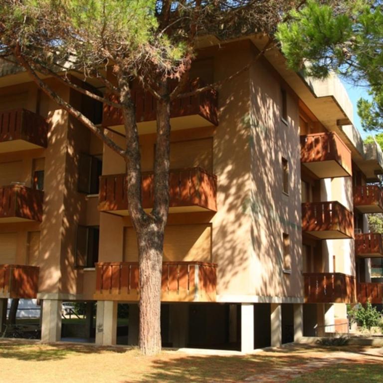 Enjoy a relaxing terrace in Bibione Pineda - Apartment - 7