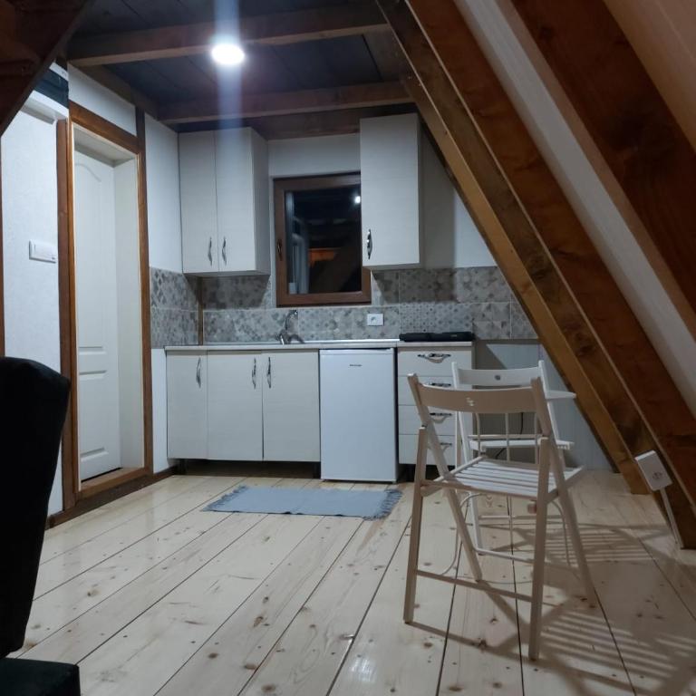 Vip Villa Jagodina - Jakuzzi is free - Private parking is free - Beautiful view of nature - Kuća sa 1 Spavaćom Sobom - 6