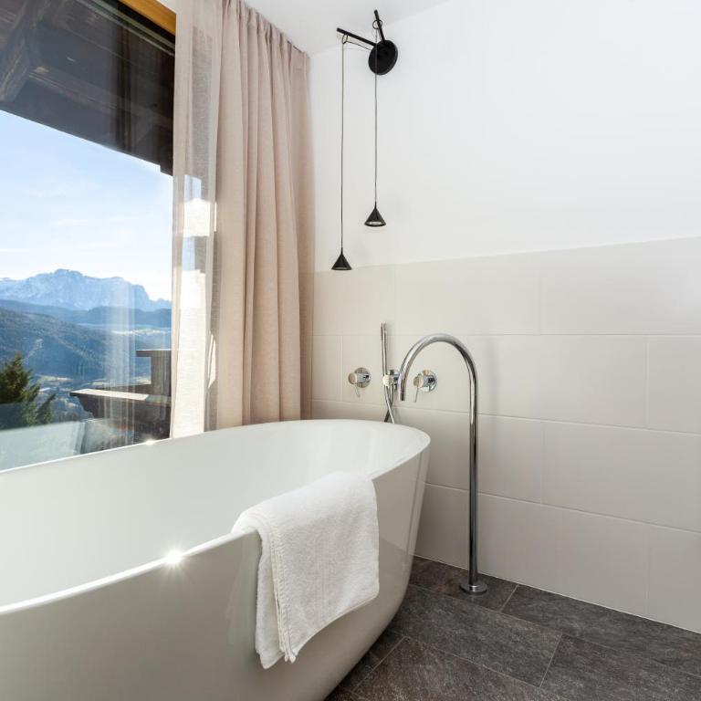 Granpanorama Hotel StephansHof - Romantik Suite mit Sauna, Balkon und Bergblick - 9