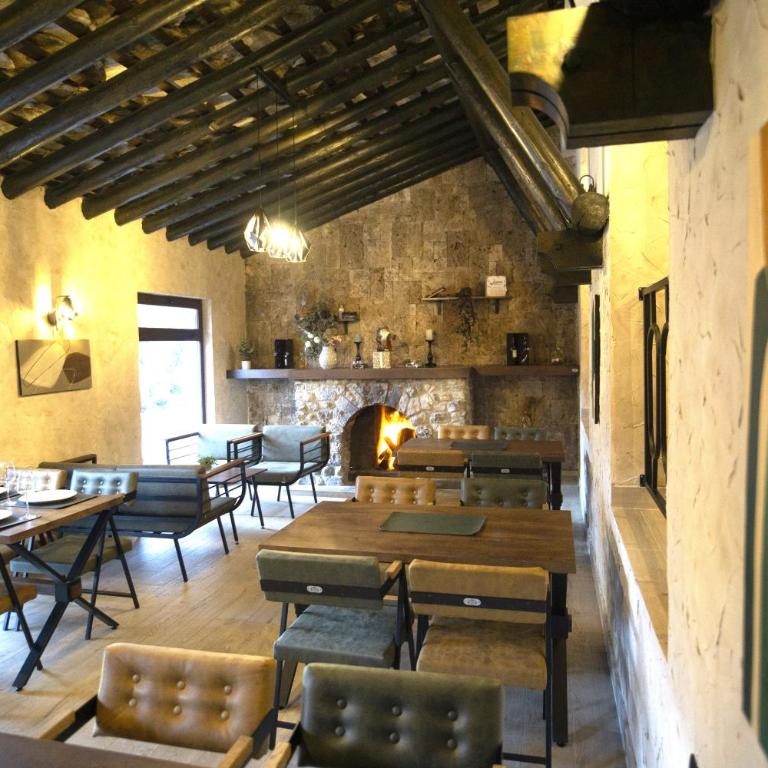 Jazina Hotel - Dvokrevetna Soba sa Bračnim Krevetom i Balkonom - 24