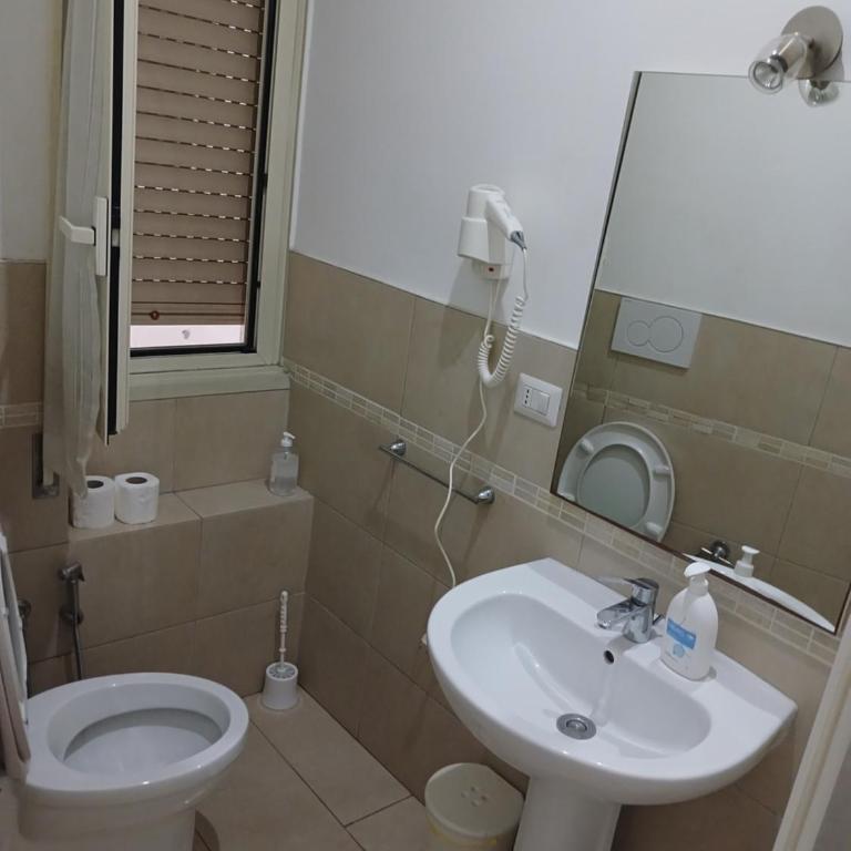 Guest House San Pietro - Camera Matrimoniale - 8