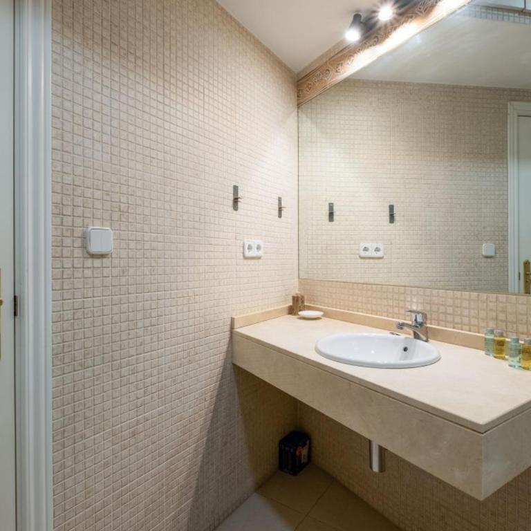 Cozy and bright- 1BED 1BATH- City center - Apartamento - 14